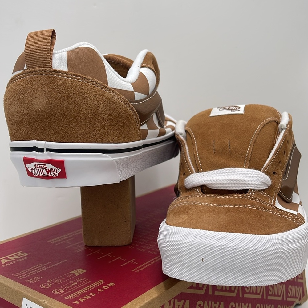 Vans Men’s Knu Skool
Mega Check Brown
VN000CRPBRO Brown and White Checkered Shoe - Picture 9 of 16